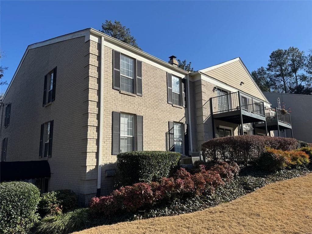 2 bedroom, 2 bathroom, 1,181 sq ft condominium for sale at 3468 Essex Avenue, Atlanta, GA 30339 — photo 1 of 35
