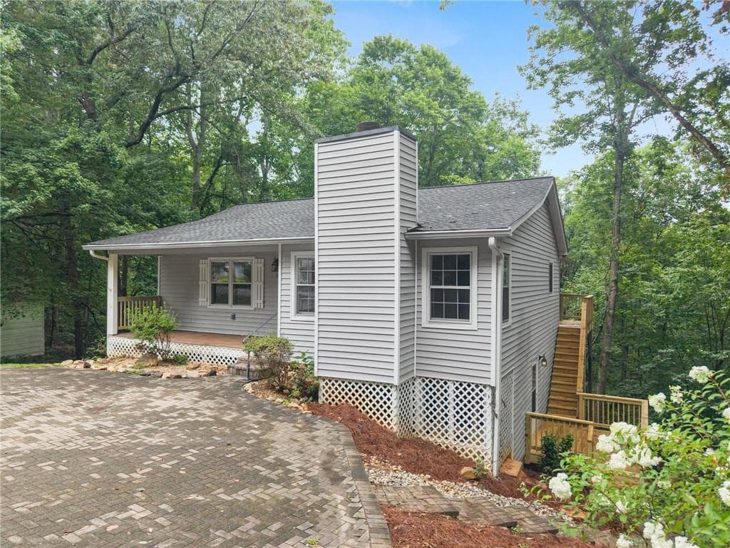 4 bedroom, 2 bathroom, 2,034 sq ft single family residence for sale at 195 Golden Avenue, Dahlonega, GA 30533 — photo 3