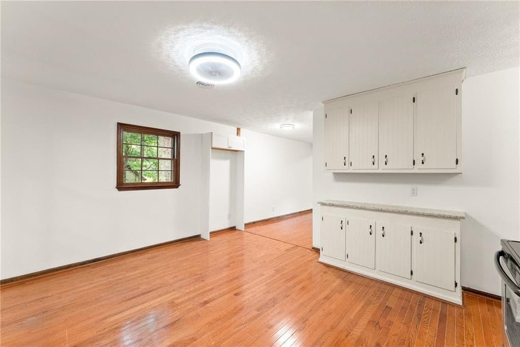 4 bedroom, 2 bathroom, 2,034 sq ft single family residence for sale at 195 Golden Avenue, Dahlonega, GA 30533 — photo 9