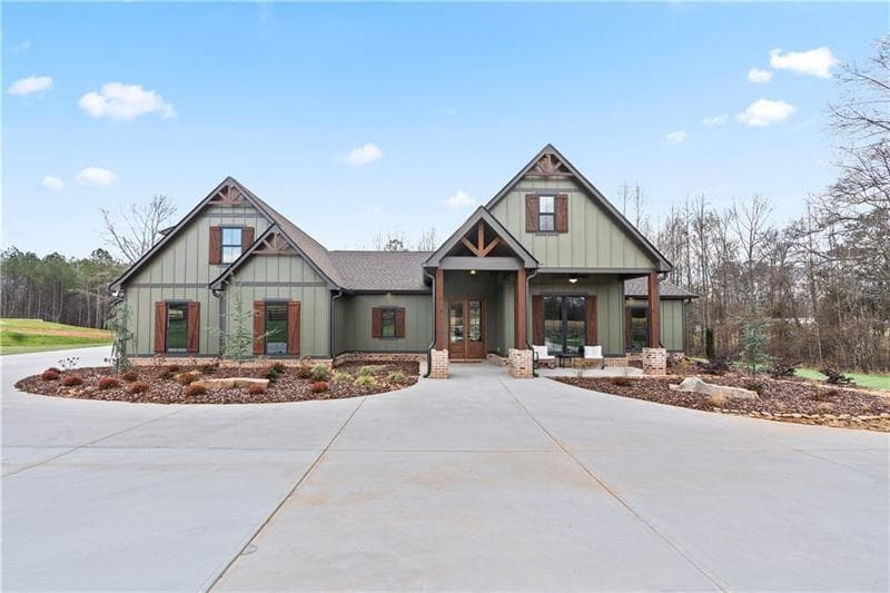5 bedroom, 4 bathroom, 2,784 sq ft single family residence for sale at 645 W Hickory Level Road, Temple, GA 30179