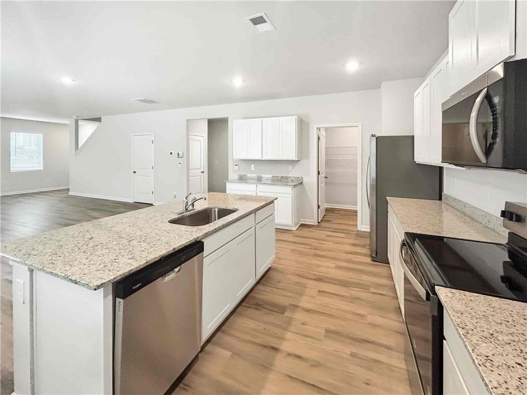 4 bedroom, 4 bathroom, 2,890 sq ft single family residence for rent at 329 Creekview Way, Dallas, GA 30132 for $2,699 a month — photo 8
