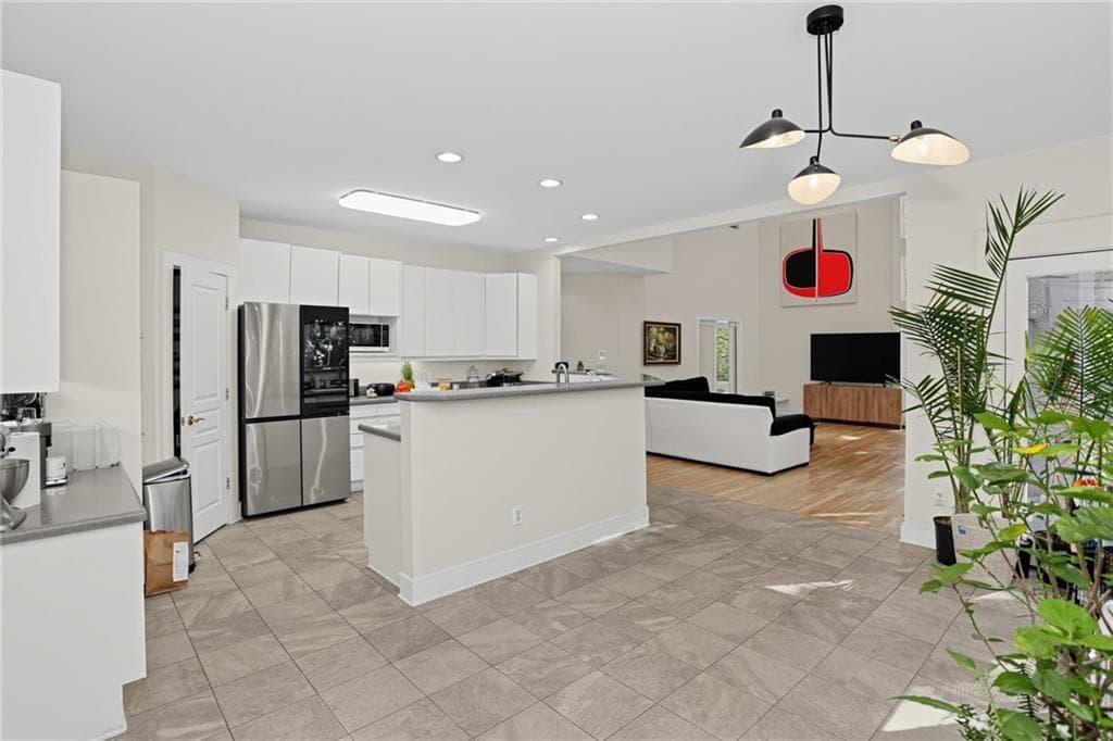 4 bedroom, 3 bathroom, 3,185 sq ft single family residence for rent at 230 Skidaway Court, Johns Creek, GA 30022 for $6,540 a month — photo 2