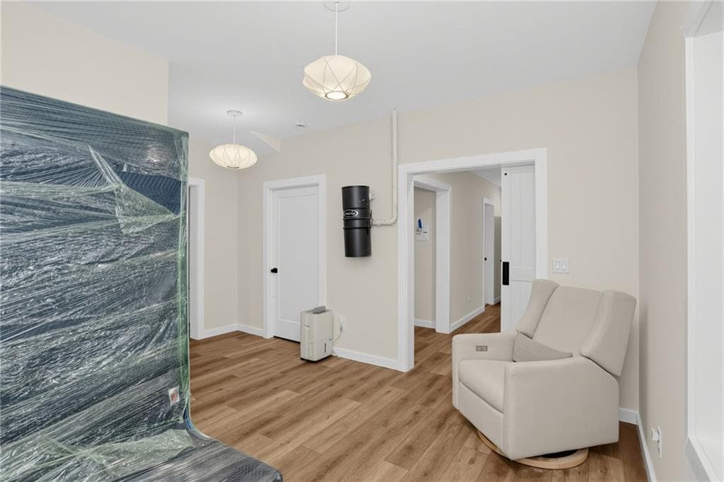 4 bedroom, 3 bathroom, 3,185 sq ft single family residence for rent at 230 Skidaway Court, Johns Creek, GA 30022 for $6,540 a month — photo 10
