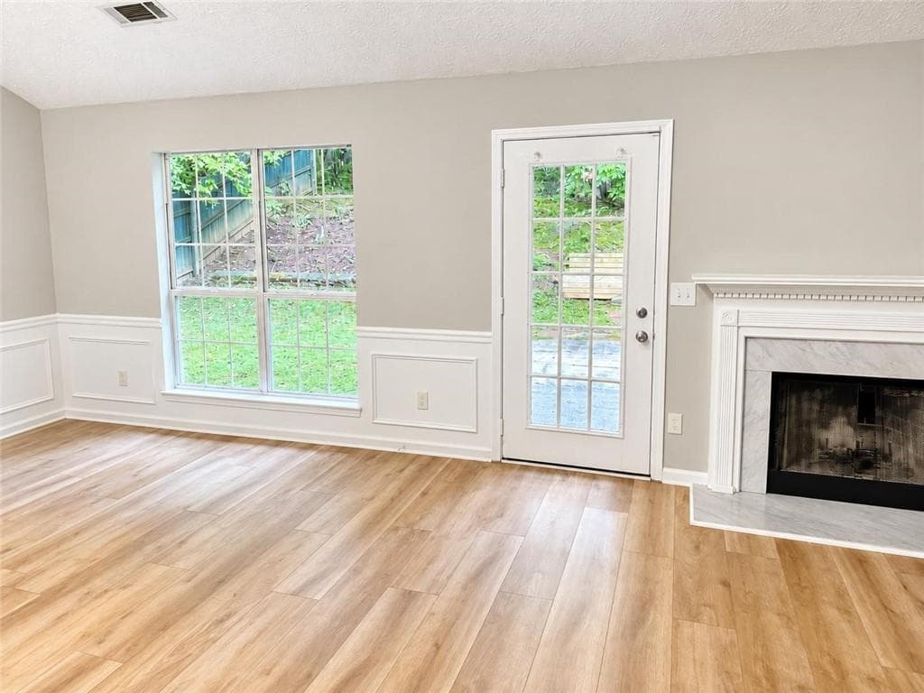 5 bedroom, 2 bathroom, 2,159 sq ft single family residence for sale at 1055 Chatham Road, Buford, GA 30518 — photo 4
