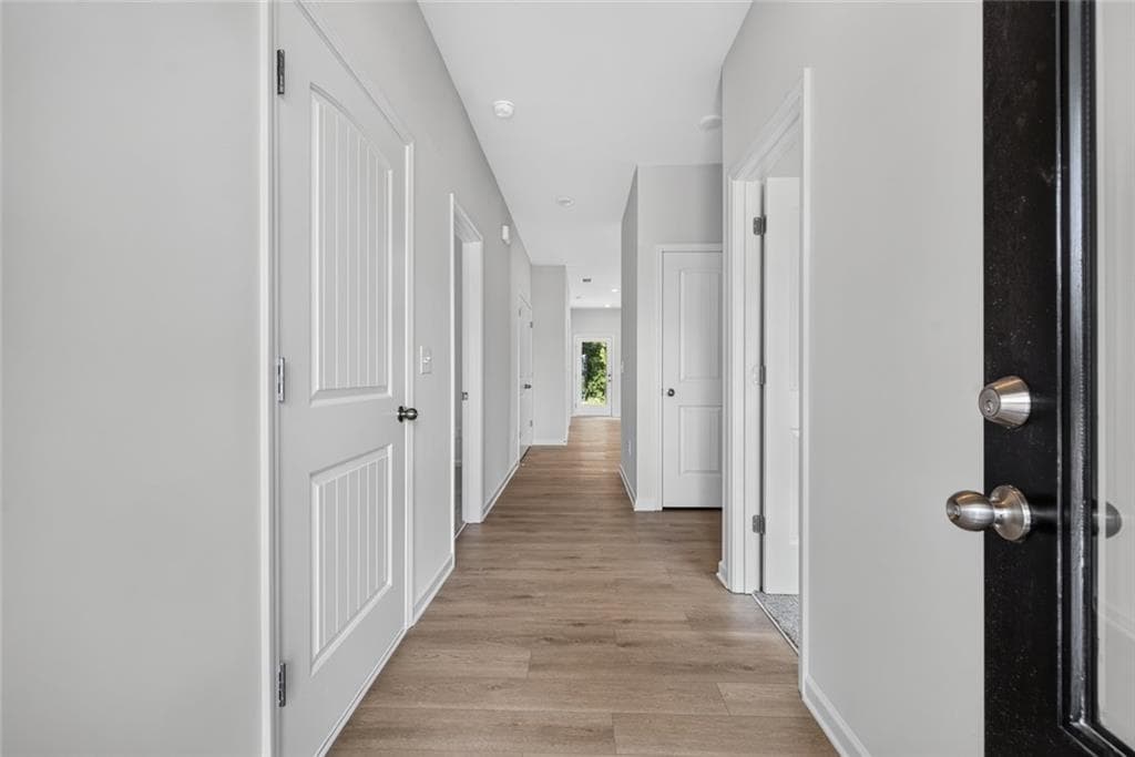 3 bedroom, 2 bathroom, 1,137 sq ft single family residence for sale at 103 Live Oak Street, Calhoun, GA 30701 — photo 3