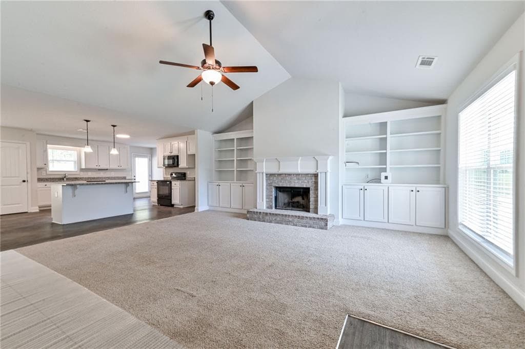 4 bedroom, 3 bathroom, 2,192 sq ft single family residence for sale at 1374 Hardigree Road, Winder, GA 30680 — photo 4