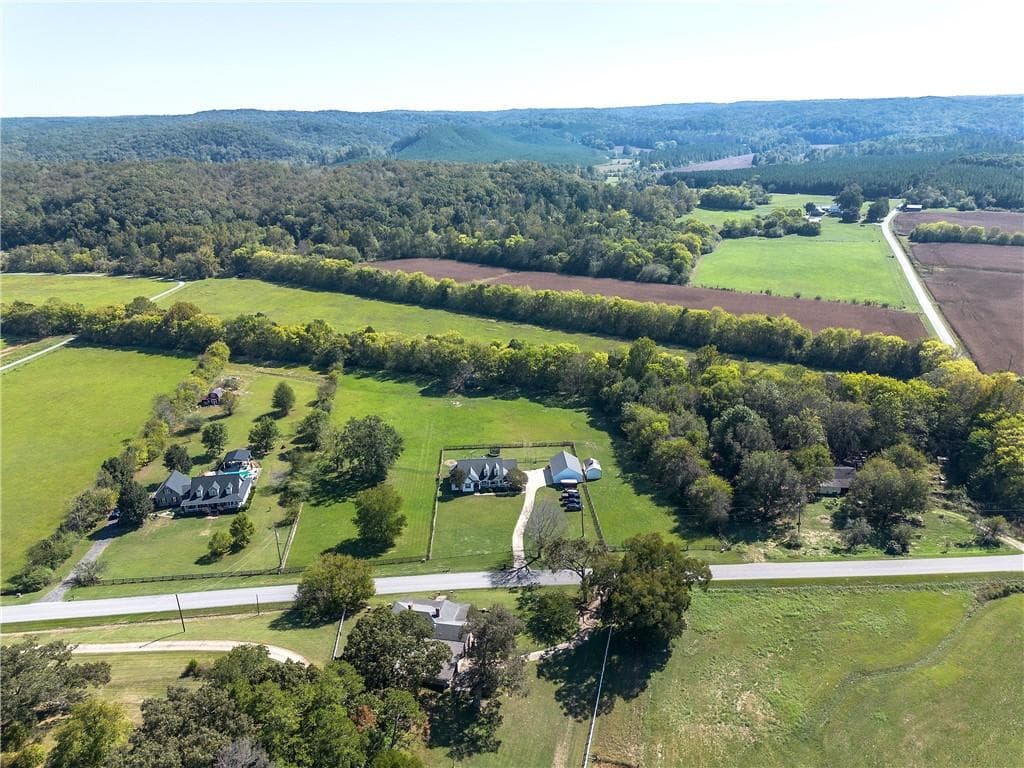 4 bedroom, 3 bathroom, 2,500 sq ft single family residence for sale at 2887 Morgan Valley Road, Rockmart, GA 30153 — photo 4