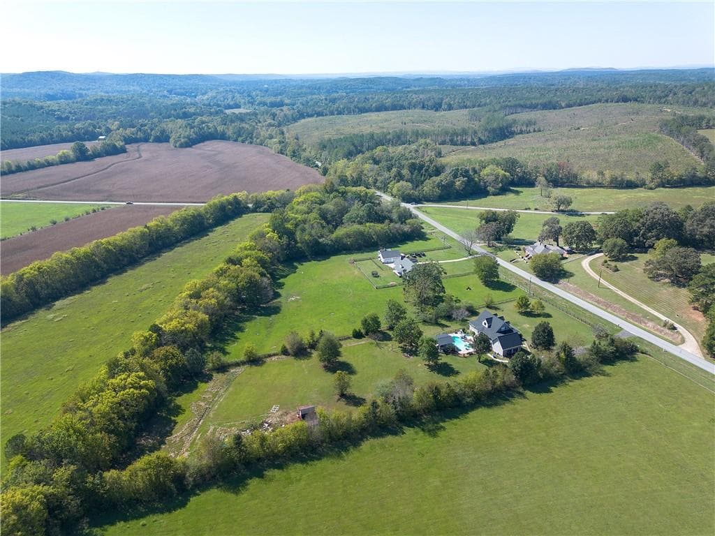 4 bedroom, 3 bathroom, 2,500 sq ft single family residence for sale at 2887 Morgan Valley Road, Rockmart, GA 30153 — photo 2