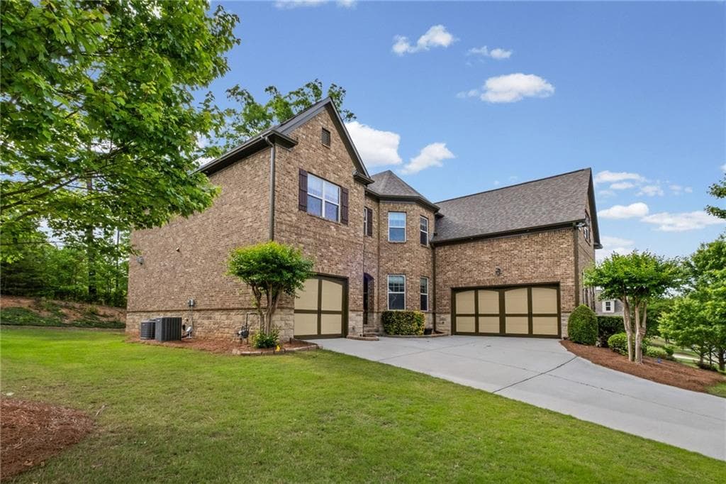 5 bedroom, 4 bathroom, 4,438 sq ft single family residence for rent at 4505 Summersweet Drive, Marietta, GA 30066 for $5,300 a month — photo 2