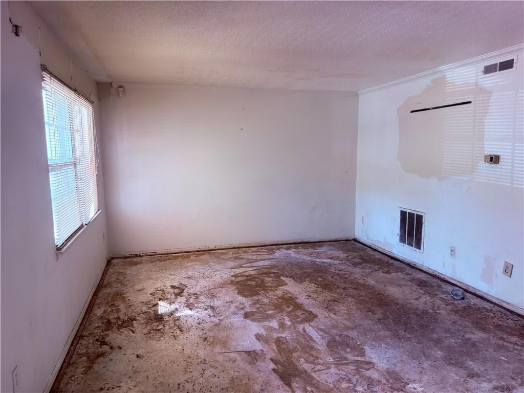 3 bedroom, 3 bathroom, 1,340 sq ft townhouse for sale at 4701 Flat Shoals Road 69B, Union City, GA 30291 — photo 2