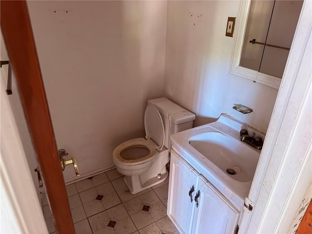 3 bedroom, 3 bathroom, 1,340 sq ft townhouse for sale at 4701 Flat Shoals Road 69B, Union City, GA 30291 — photo 5