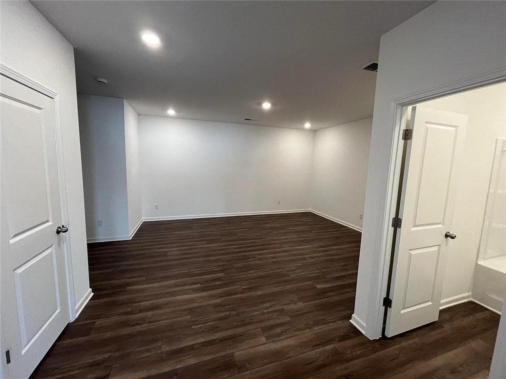 3 bedroom, 5 bathroom, 2,265 sq ft townhouse for rent at 87 Constitution Avenue, Pendergrass, GA 30567 for $2,000 a month — photo 6