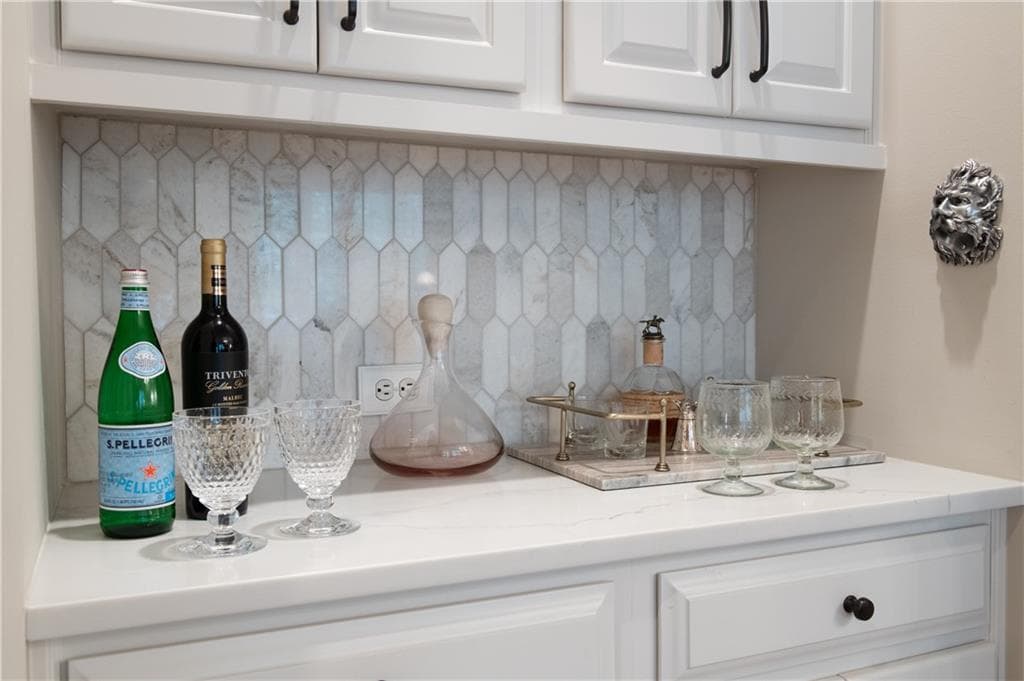 3 bedroom, 4 bathroom, 3,395 sq ft townhouse for sale at 2565 Milford Lane, Alpharetta, GA 30009 — photo 9