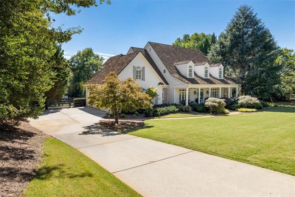 6 bedroom, 8 bathroom, 8,604 sq ft single family residence for sale at 105 Old Cedar Lane, Milton, GA 30004 — photo 3