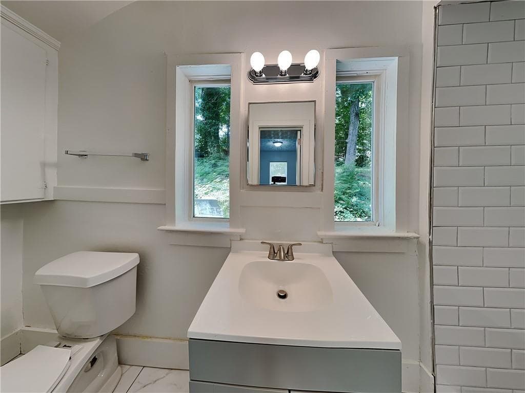 3 bedroom, 3 bathroom, 1,320 sq ft single family residence for rent at 542 S Evelyn Place, Atlanta, GA 30318 for $1,575 a month — photo 10