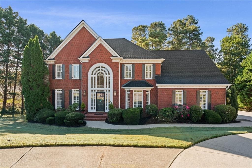 4 bedroom, 5 bathroom, 4,577 sq ft single family residence for sale at 305 Ivy Brook Court, Alpharetta, GA 30004 — photo 1 of 105