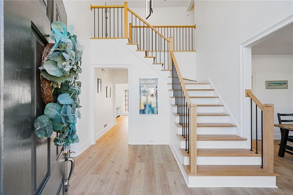 4 bedroom, 5 bathroom, 4,577 sq ft single family residence for sale at 305 Ivy Brook Court, Alpharetta, GA 30004 — photo 9