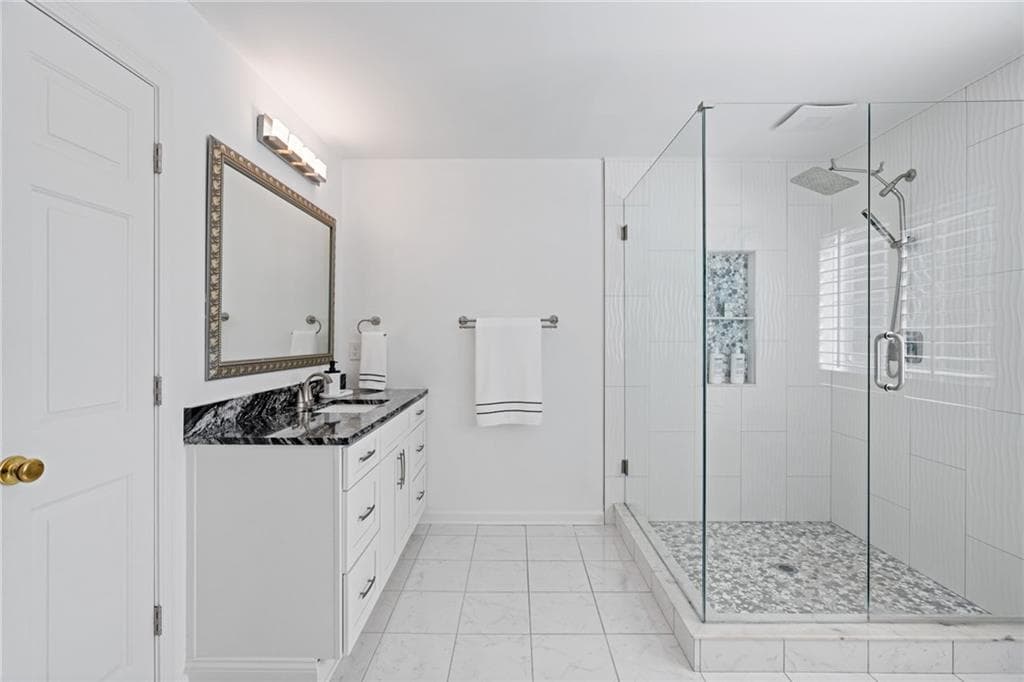 4 bedroom, 5 bathroom, 4,577 sq ft single family residence for sale at 305 Ivy Brook Court, Alpharetta, GA 30004 — photo 6