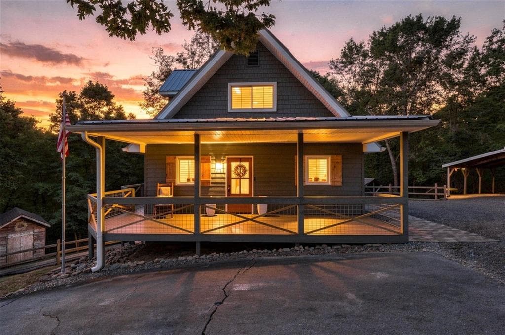 3 bedroom, 3 bathroom, 2,890 sq ft single family residence for sale at 2079 Ivy Mountain Road, Hiawassee, GA 30546 — photo 1 of 52