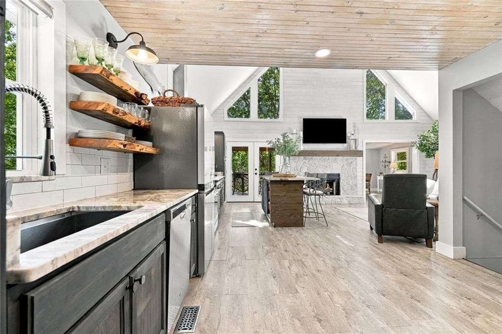 3 bedroom, 3 bathroom, 2,890 sq ft single family residence for sale at 2079 Ivy Mountain Road, Hiawassee, GA 30546 — photo 7
