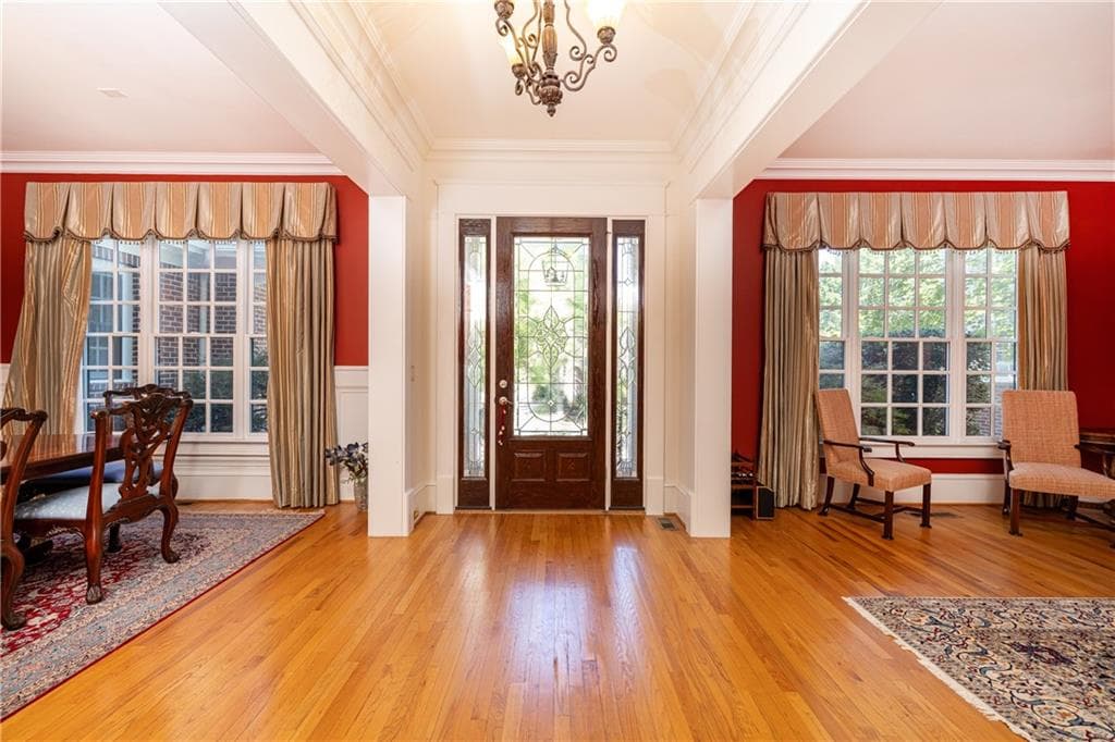 4 bedroom, 5 bathroom, 4,066 sq ft single family residence for sale at 835 Glengate Place, Sandy Springs, GA 30328 — photo 4