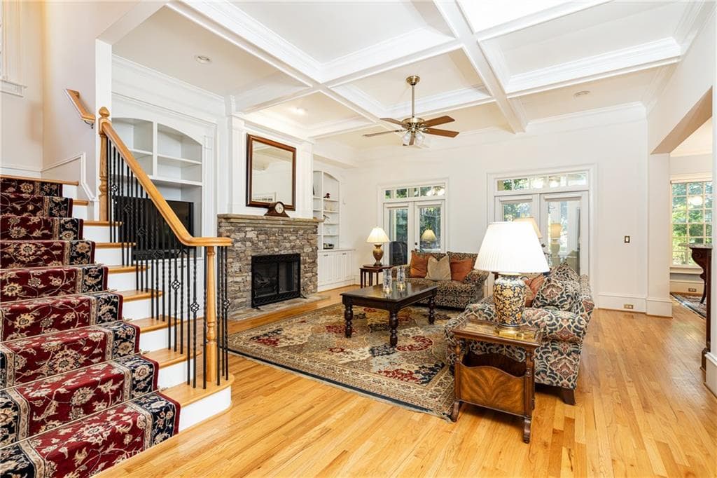 4 bedroom, 5 bathroom, 4,066 sq ft single family residence for sale at 835 Glengate Place, Sandy Springs, GA 30328 — photo 7
