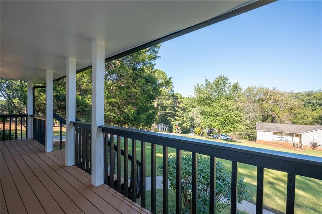 5 bedroom, 2 bathroom, 1,512 sq ft single family residence for sale at 303 Old Farm Road, Woodstock, GA 30188 — photo 3