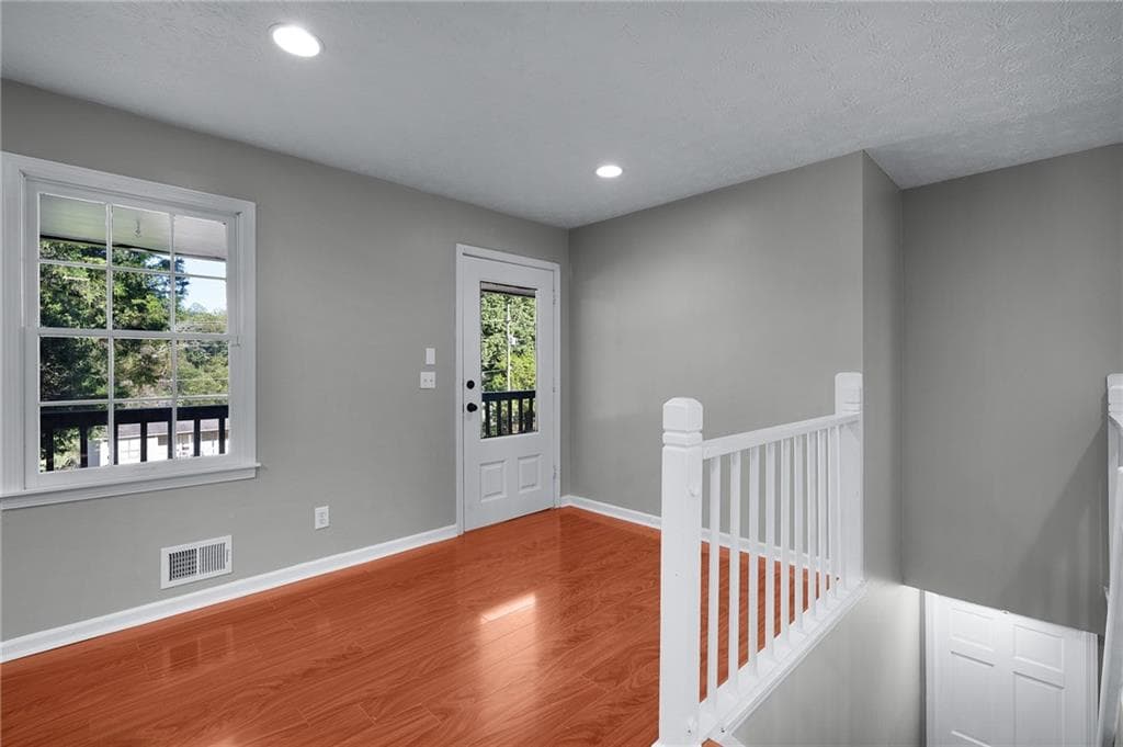 5 bedroom, 2 bathroom, 1,512 sq ft single family residence for sale at 303 Old Farm Road, Woodstock, GA 30188 — photo 5