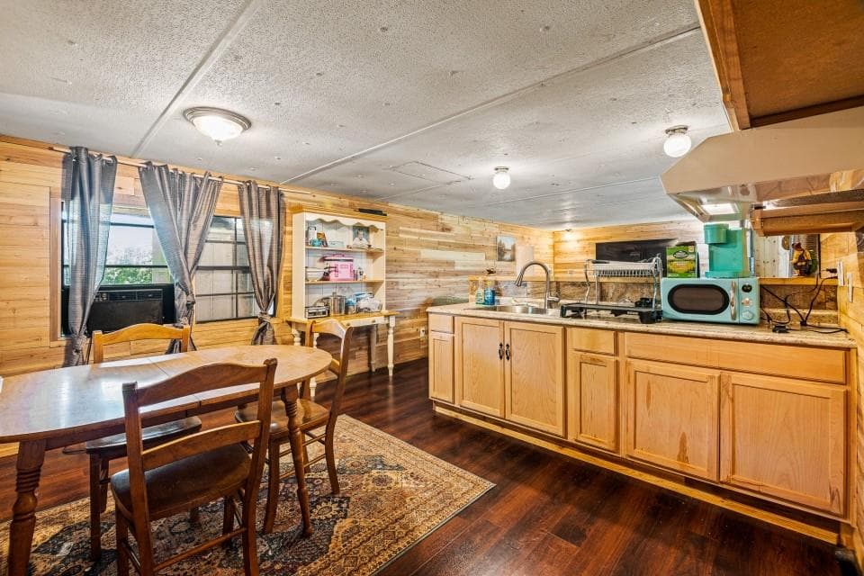 3 bedroom, 2 bathroom, 854 sq ft single family residence for sale at 1302 N Mcdonough Road, Griffin, GA 30223 — photo 9