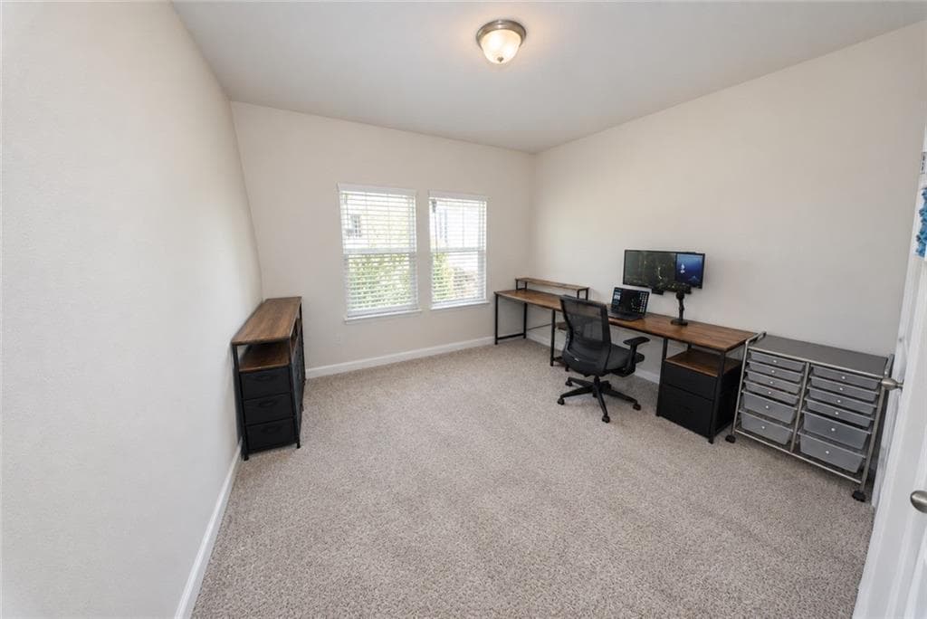 5 bedroom, 5 bathroom, 3,290 sq ft single family residence for rent at 6926 Newcastle Court, Fairburn, GA 30213 for $3,800 a month — photo 4
