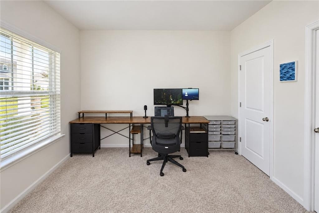 5 bedroom, 5 bathroom, 3,290 sq ft single family residence for rent at 6926 Newcastle Court, Fairburn, GA 30213 for $3,800 a month — photo 5