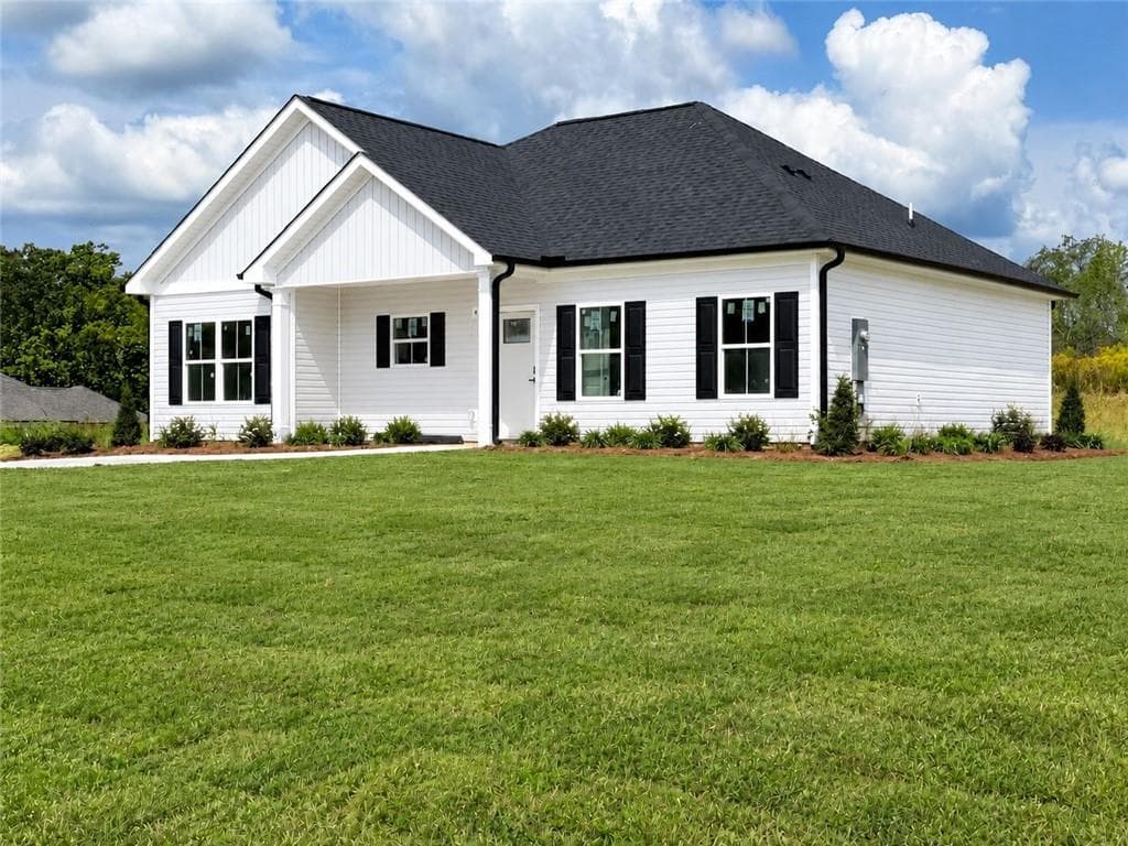 3 bedroom, 2 bathroom, 1,350 sq ft single family residence for rent at 200 Brogdon Road, Dawsonville, GA 30534 for $2,200 a month
