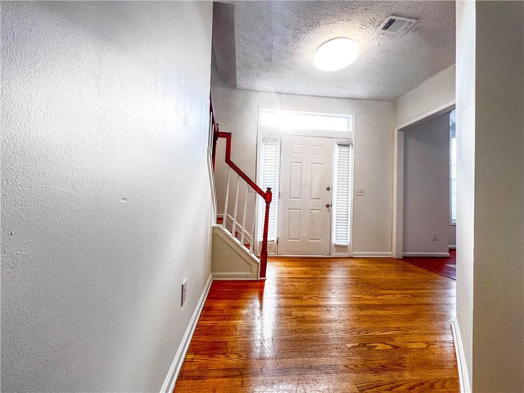 4 bedroom, 3 bathroom, 2,294 sq ft single family residence for rent at 4035 River Green Parkway, Duluth, GA 30096 for $2,450 a month — photo 2