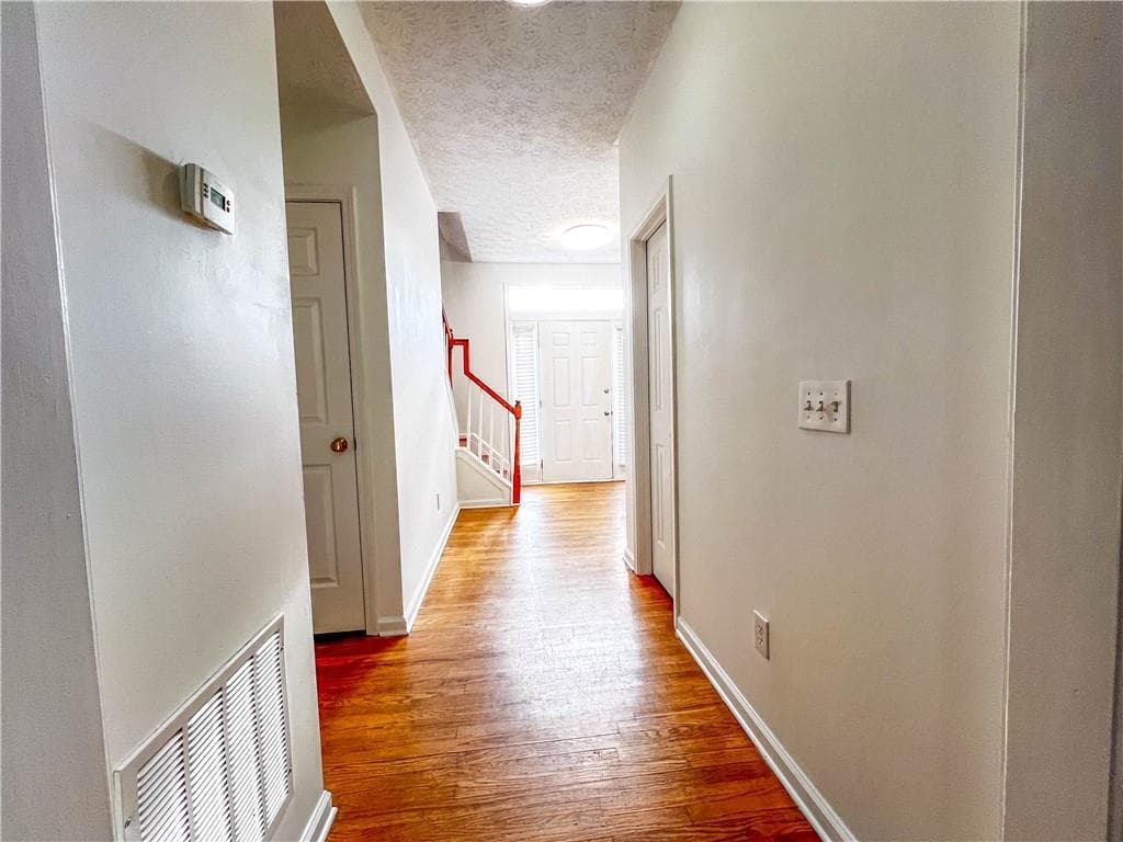 4 bedroom, 3 bathroom, 2,294 sq ft single family residence for rent at 4035 River Green Parkway, Duluth, GA 30096 for $2,450 a month — photo 3