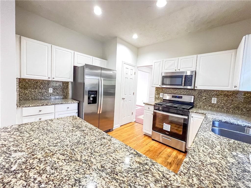 4 bedroom, 3 bathroom, 2,294 sq ft single family residence for rent at 4035 River Green Parkway, Duluth, GA 30096 for $2,450 a month — photo 7