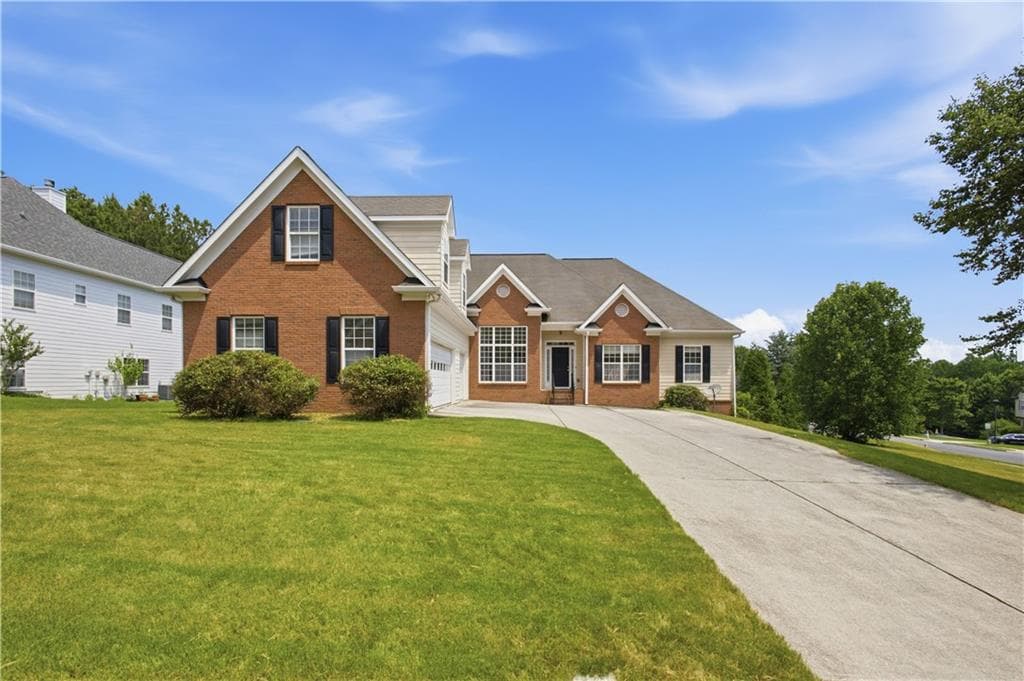 6 bedroom, 4 bathroom, 5,168 sq ft single family residence for rent at 642 Aya Circle, Loganville, GA 30052 for $3,200 a month — photo 1 of 78