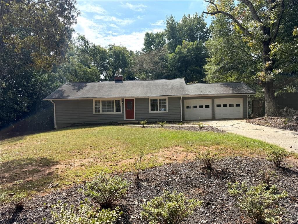 3 bedroom, 1 bathroom, 1,252 sq ft single family residence for rent at 179 Prospect Street, Roswell, GA 30075 for $2,095 a month — photo 1 of 27