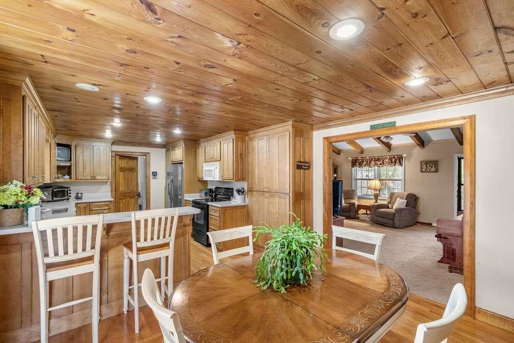 3 bedroom, 2 bathroom, 1,776 sq ft single family residence for sale at 2164 Yukon Road, Ellijay, GA 30536 — photo 4