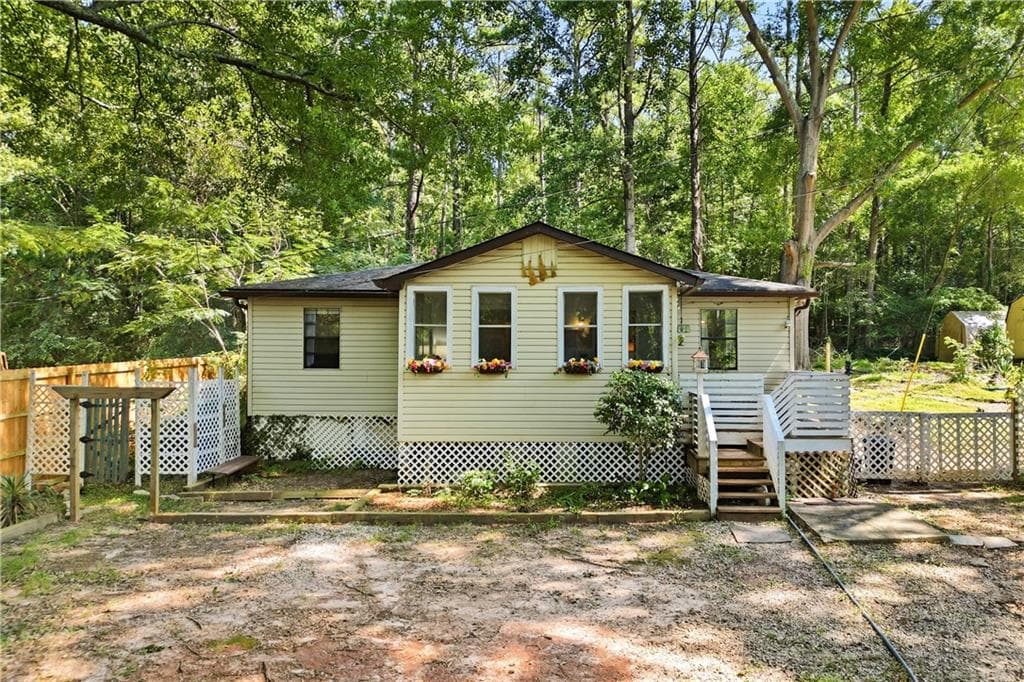 3 bedroom, 1 bathroom, 1,116 sq ft single family residence for sale at 80 Belair Drive, Stockbridge, GA 30281