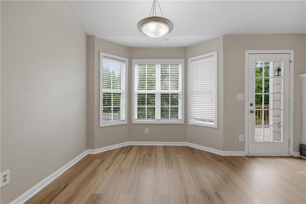 5 bedroom, 3 bathroom, 2,639 sq ft single family residence for rent at 2323 Crimson Creek Lane, Snellville, GA 30078 for $2,500 a month — photo 10