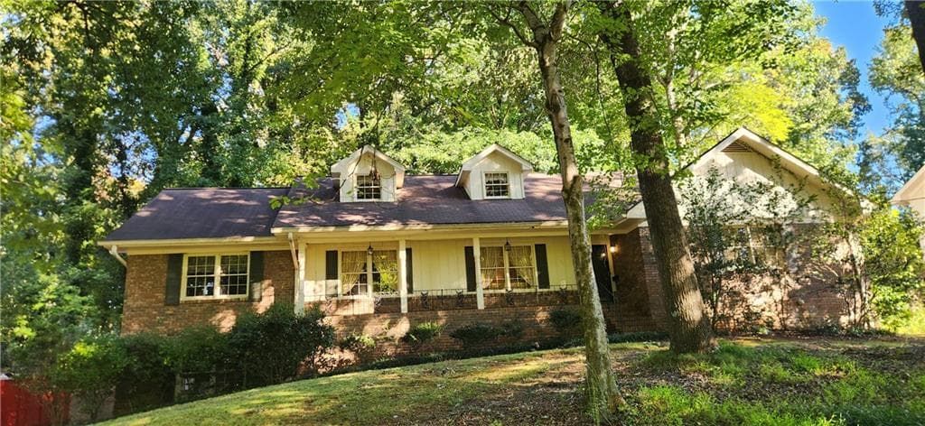 5 bedroom, 3 bathroom, 3,849 sq ft single family residence for sale at 834 Thackston Drive, Marietta, GA 30068 — photo 1 of 2