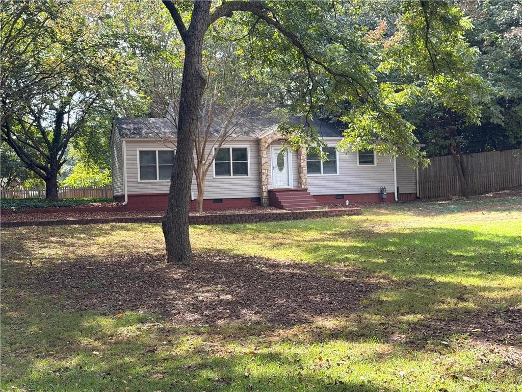 3 bedroom, 1 bathroom, 1,194 sq ft single family residence for rent at 189 Prospect Street, Roswell, GA 30075 for $2,095 a month — photo 1 of 35