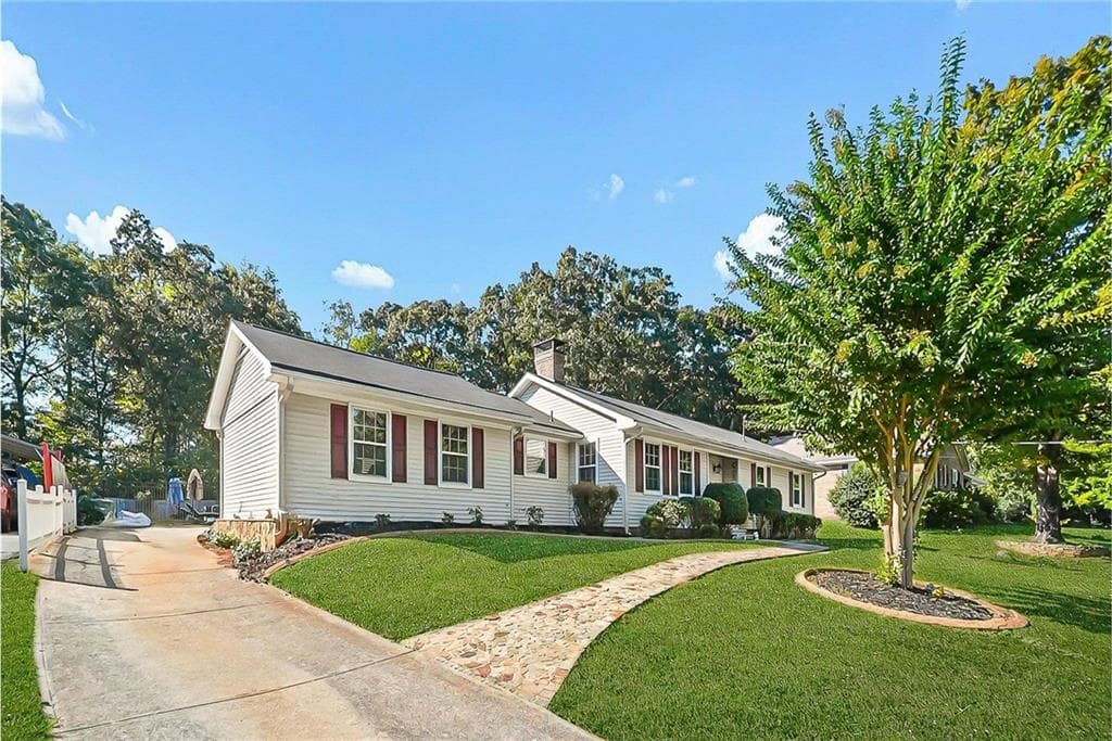 3 bedroom, 2 bathroom single family residence for sale at 1114 Longwood, Marietta, GA 30008 — photo 3