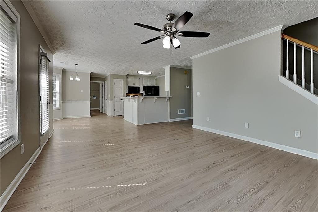 4 bedroom, 3 bathroom, 2,793 sq ft single family residence for rent at 2242 Vintage Oaks Drive, Loganville, GA 30052 for $2,375 a month — photo 3