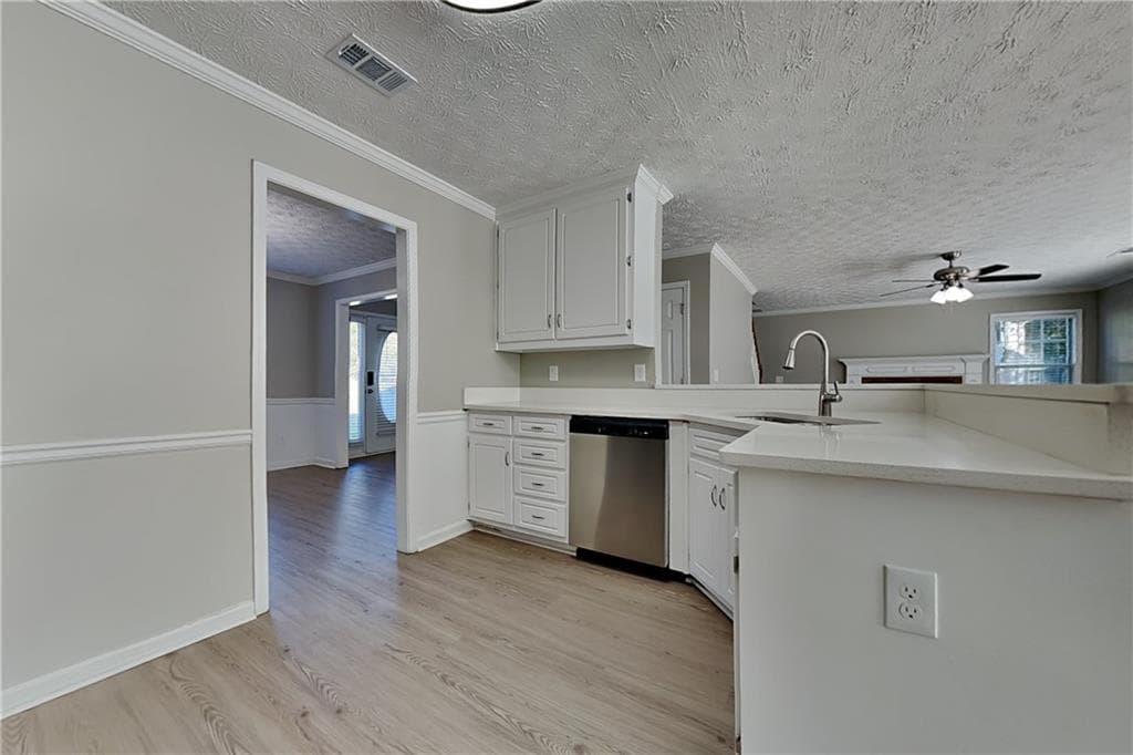 4 bedroom, 3 bathroom, 2,793 sq ft single family residence for rent at 2242 Vintage Oaks Drive, Loganville, GA 30052 for $2,375 a month — photo 5