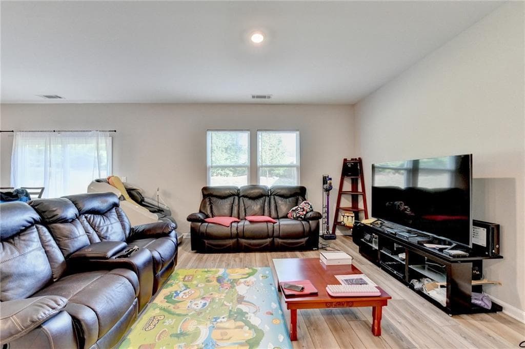 4 bedroom, 3 bathroom, 1,841 sq ft single family residence for rent at 4797 Waxwing Street, Hoschton, GA 30548 for $2,300 a month — photo 6