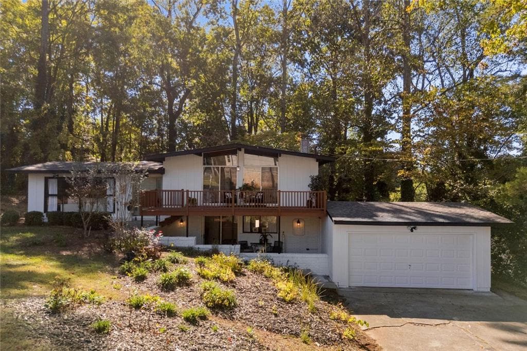 3 bedroom, 3 bathroom, 2,756 sq ft single family residence for sale at 759 Dogwood Drive, Lawrenceville, GA 30046 — photo 3