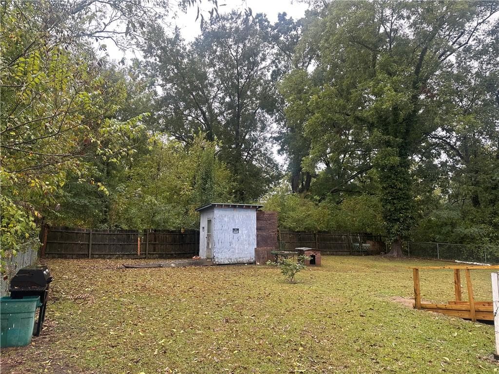 2 bedroom, 1 bathroom, 968 sq ft single family residence for sale at 105 Grover Street, Rome, GA 30161 — photo 4