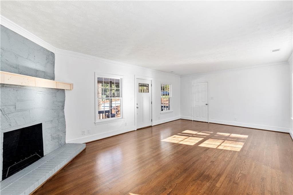 2 bedroom, 1 bathroom triplex for rent at 3310 E Roxboro Road A, Atlanta, GA 30324 for $2,250 a month — photo 4