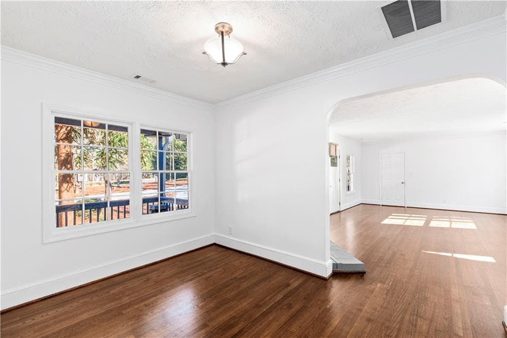 2 bedroom, 1 bathroom triplex for rent at 3310 E Roxboro Road A, Atlanta, GA 30324 for $2,250 a month — photo 5